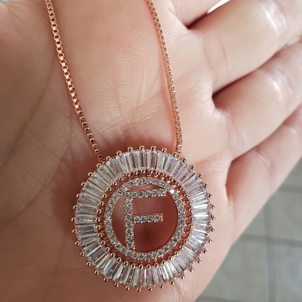 Initial (F) Necklace new - Picture 4 of 6